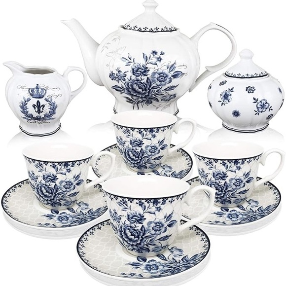 Elegant Blue and White Floral Tea Set for 4 - Picture 2 of 7